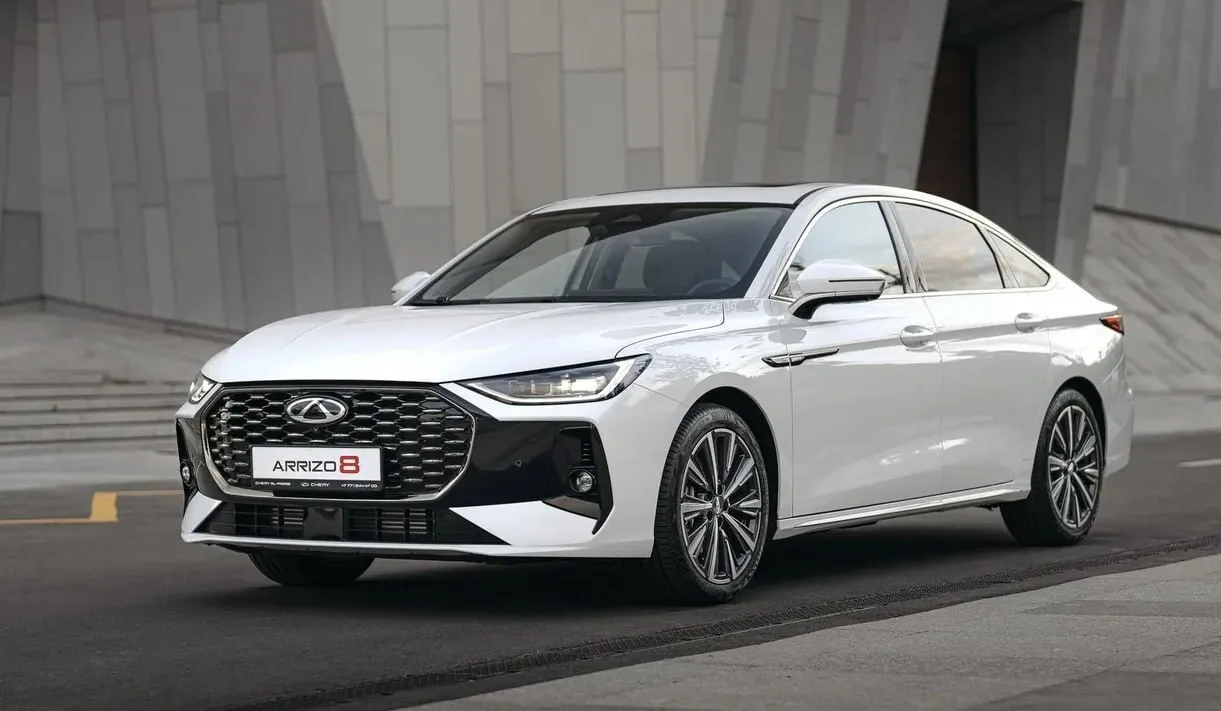 В Казахстане стартовали продажи обновлённого Chery Arrizo 8. Седан получил изменённый д...