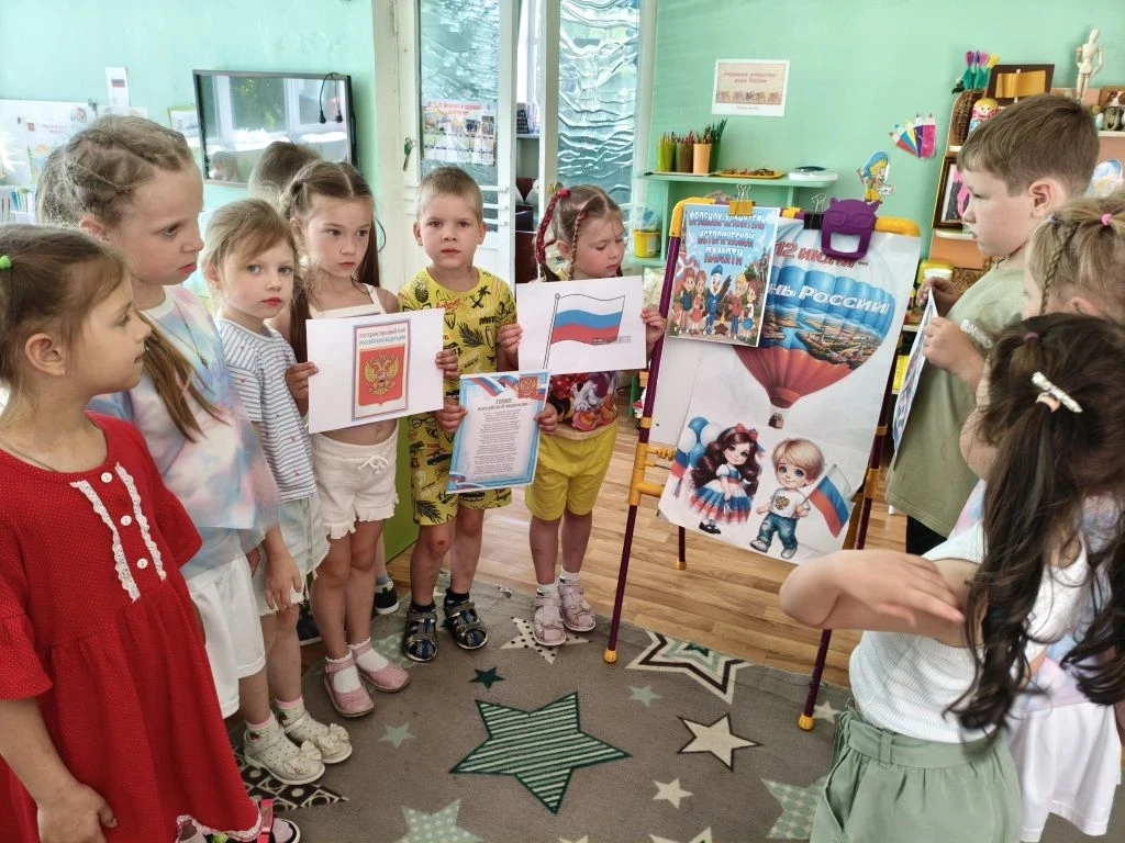 🦅 Наши «Орлята» — гордые хранители исторической памяти! 🇷🇺

Мы — орлята, мы — ребята,
Любим Родин