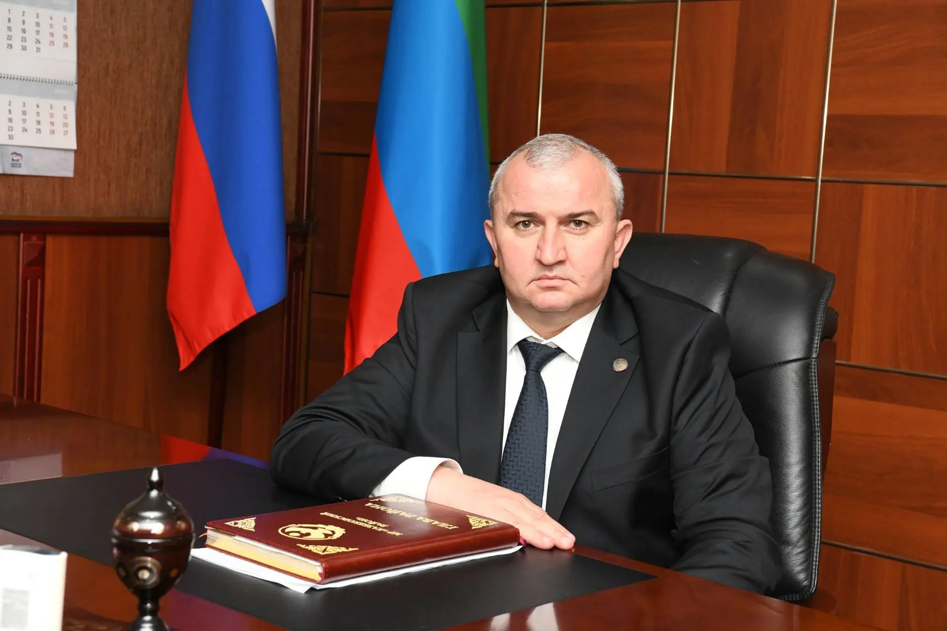 Гаджимурад Мусаев поздравил жителей Казбековского района с Днем Конституции РД 

Глава Казбековского