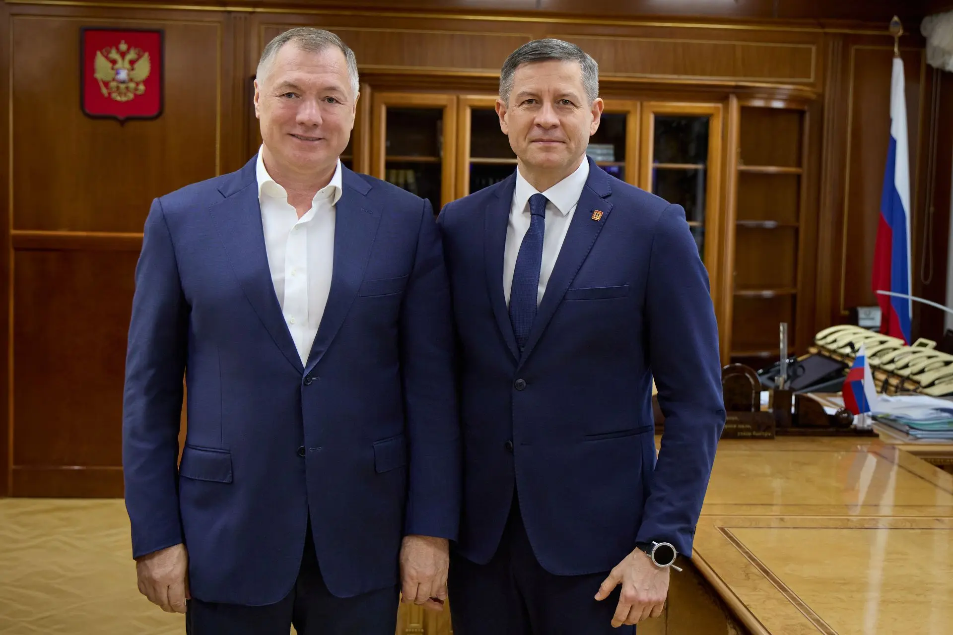 Также провел рабочую встречу с врио губернатора Брянской области Егором Викторовичем Ковальчуком

Бр