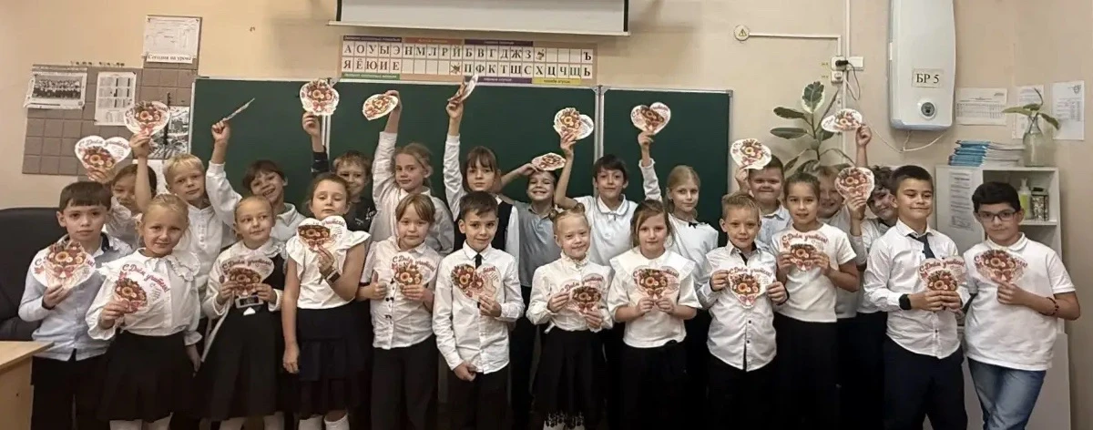 Учащиеся начальной школы приняли участие в акции #Благодарю, посвященной Дню учителя.