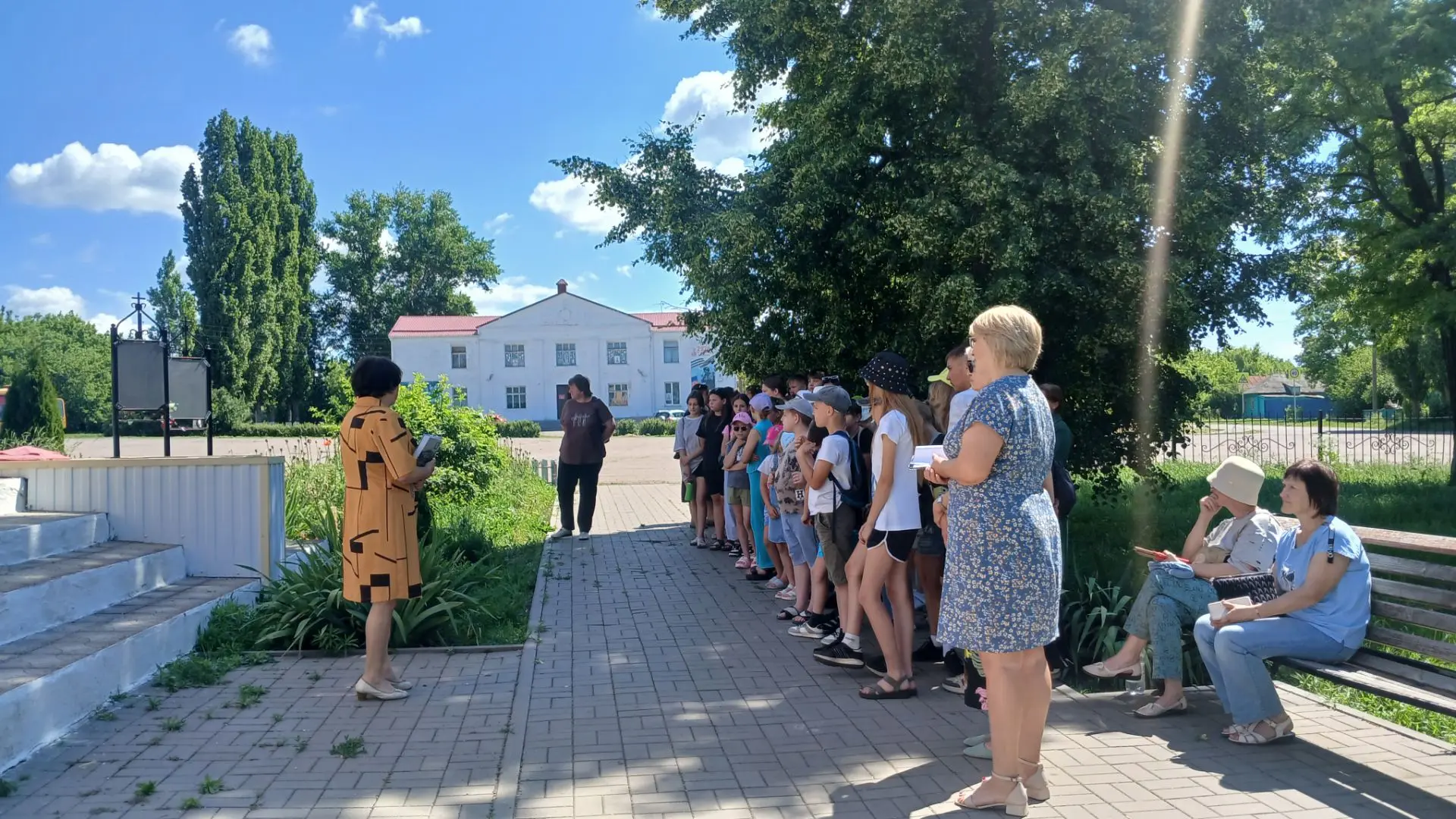 2 день лагерной смены в пришкольном лагере «Первооткрыватели лета» прошёл насыщенно и интересно!
Пос