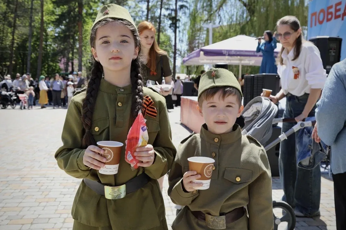 Более 2000 порций каши и песни военных лет: настоящий солдатский привал развернулся на «Зеленом остр