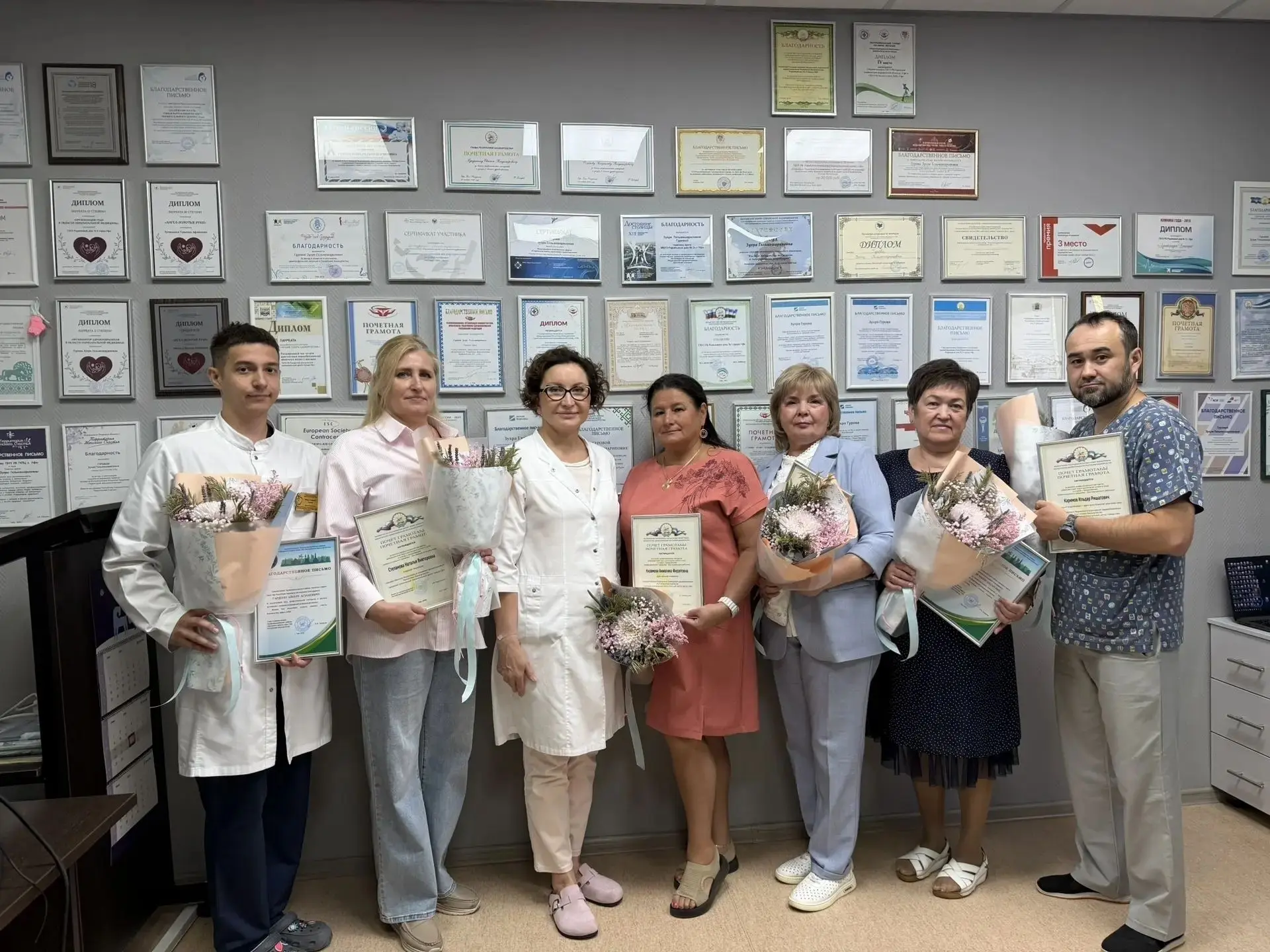 С Днём медицинского работника: наши герои получили заслуженные награды! 🩺🎉💙В честь Дня медицинско