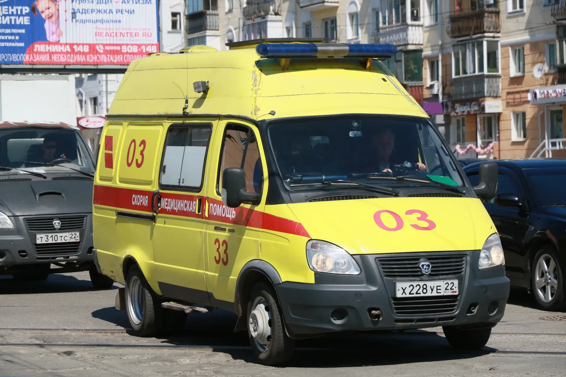 Восьмилетнюю девочку, впавшую в кому после купания в Славгороде, доставили в Барнаул.