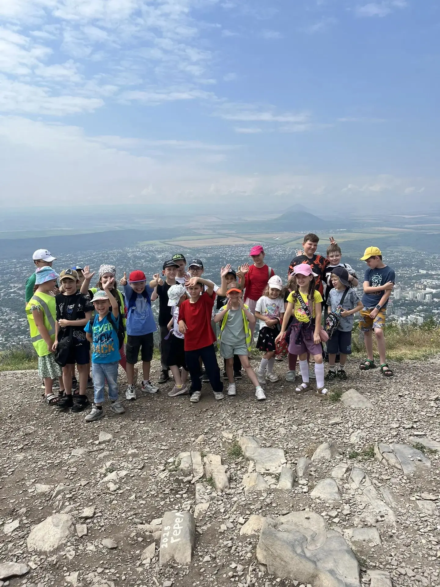 Утро бодрое, день горный! 🏔️💃

В «Звёздной стране» режим не дремлет! Сегодняшний день начался не с