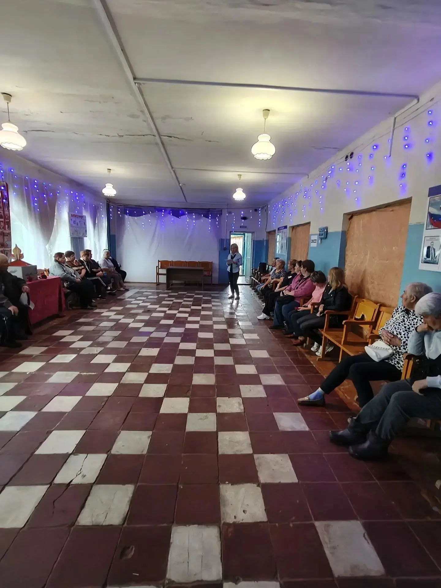В комплексном центре социального обслуживания населения Воскресенского района продолжае...