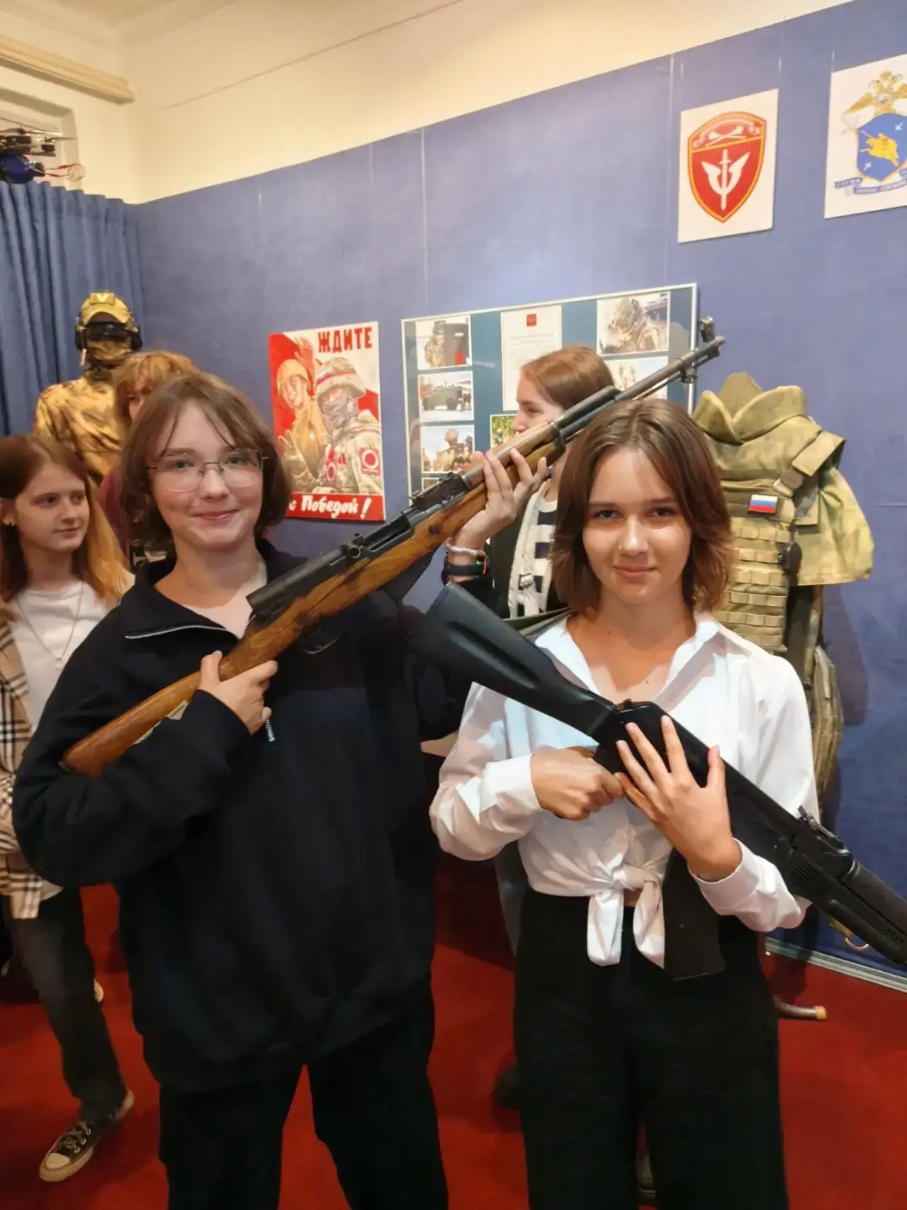 3 сентября в день солидарности борьбы с терроризмом обучающиеся 7-9 классов вместе с ру...