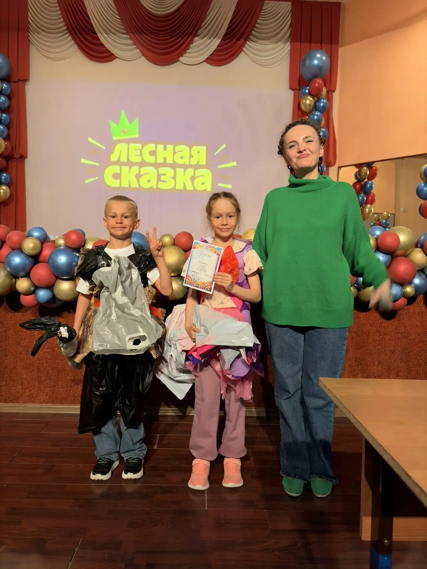 🌳 Яркий эко-день в «Лесной сказке» — праздник креативной моды из вторсырья!
Сегодня наш лагерь прев