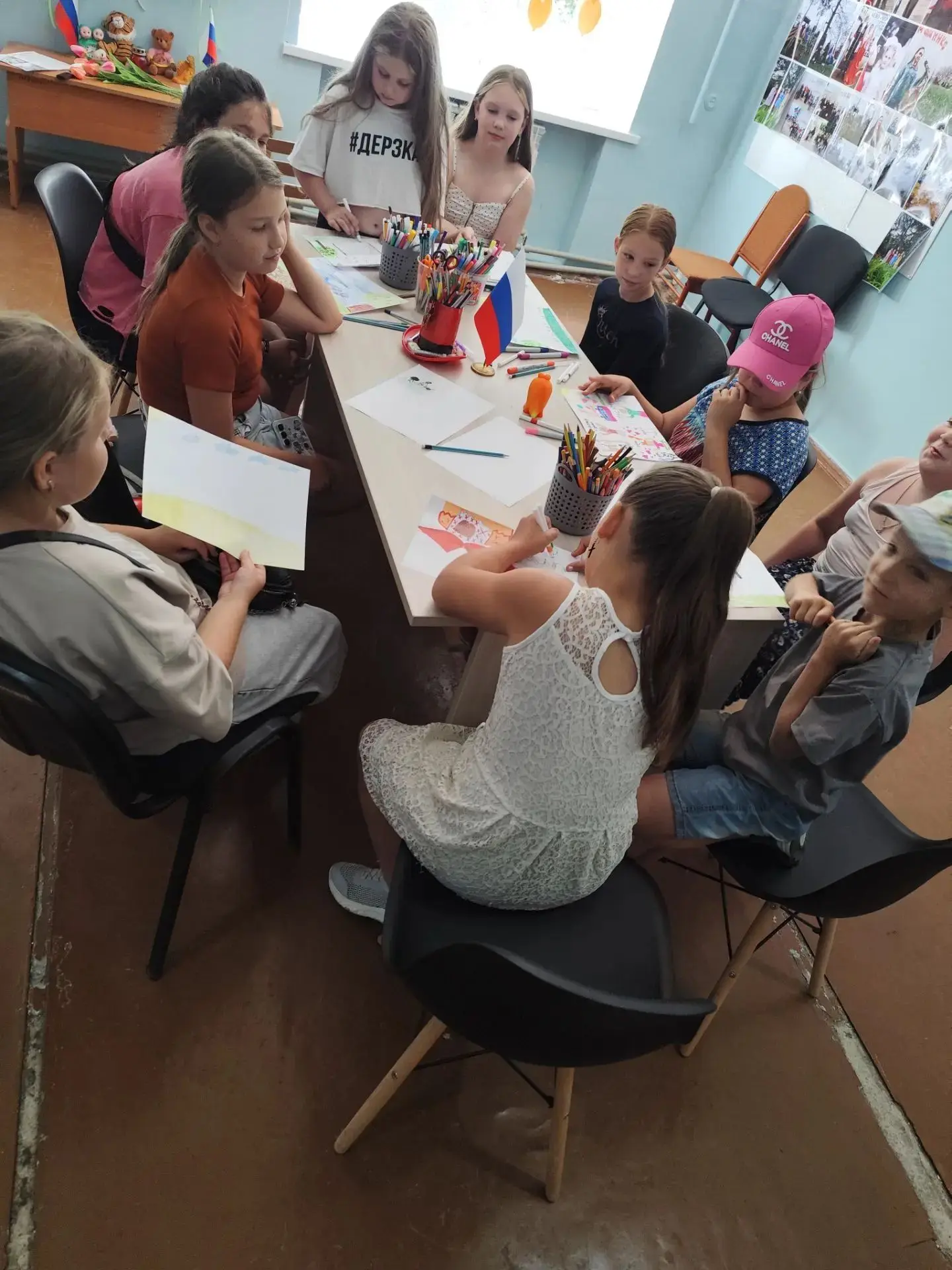 29.07.2026 года 
В МБУ "Октябрьском СДК"
Прошёл конкурс рисунков 
"Летняя пора"