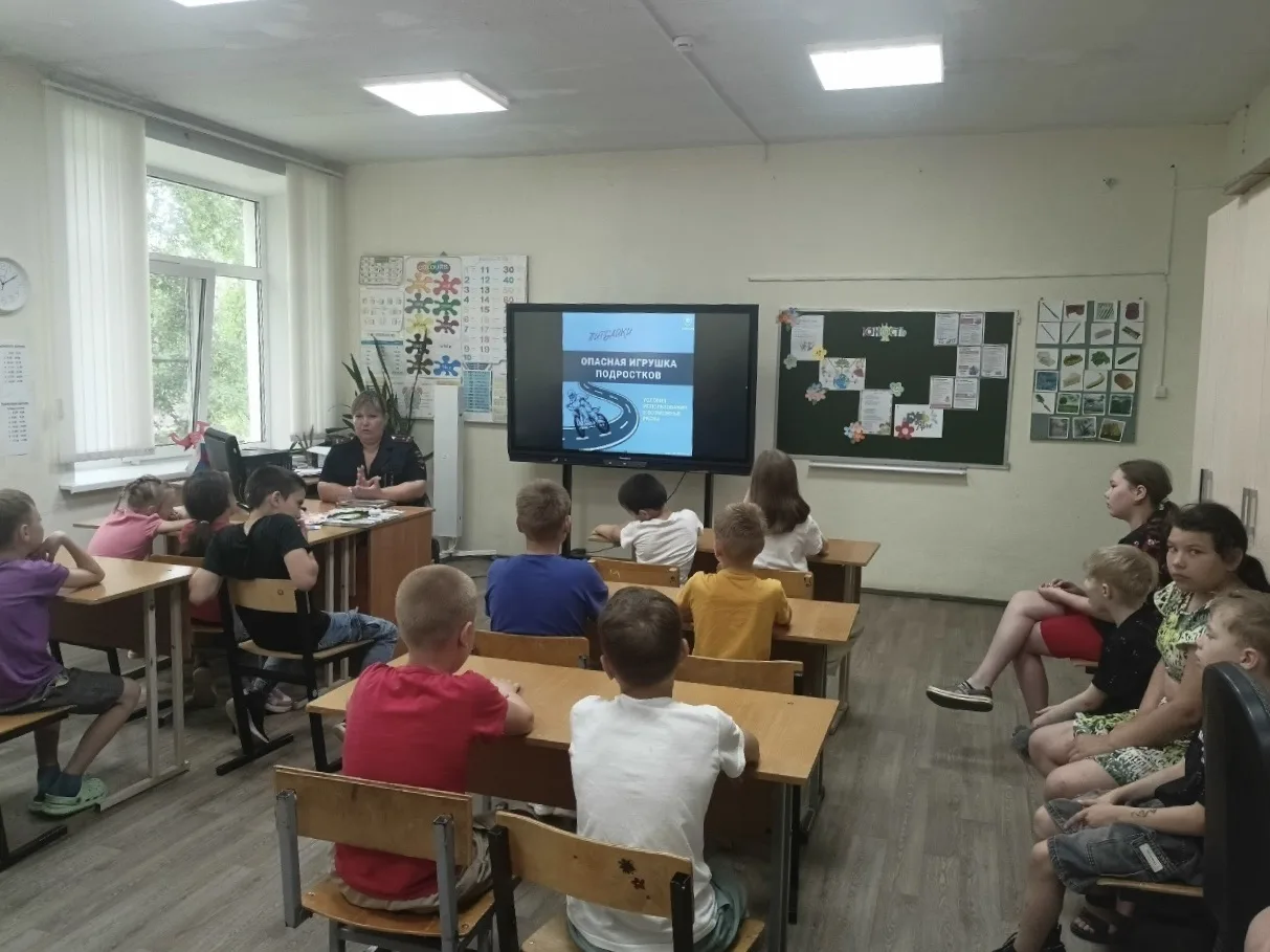 💬В Старицком муниципальном округе прошла профилактическая беседа со школьниками 
 
🎥Для наглядност