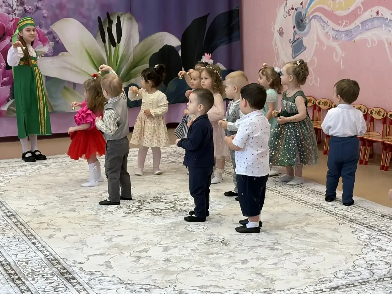 Сегодня в группе "Дельфинчики" ДО "Кораблик" прошел утренник, посвященный Международному женскому Дн