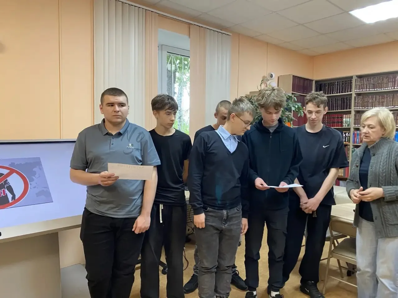 В стенах городской модельной библиотеки прошла очень важная встреча. Сотрудники библиот...