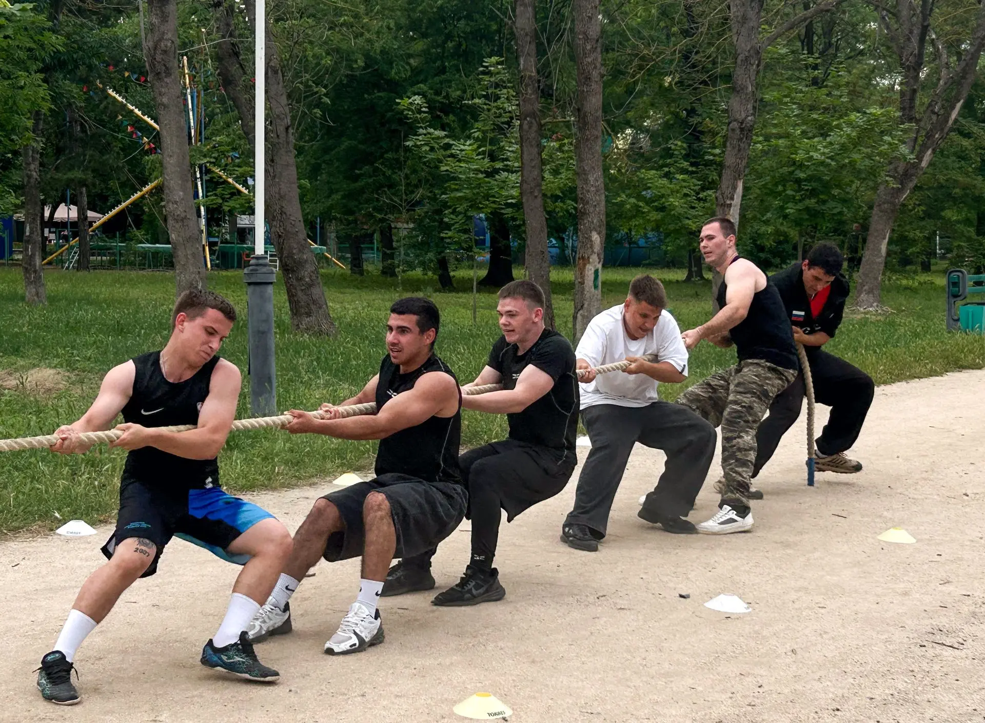 💪 5 июня в парке им. И. М. Поддубного прошли захватывающие соревнования «Битва канатов...
