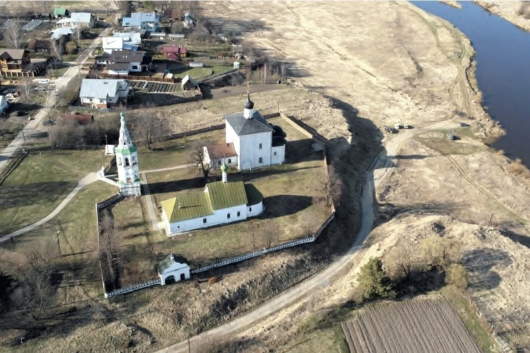 ❓️Что нашли ученые под церковью Бориса и Глеба в Кидекше