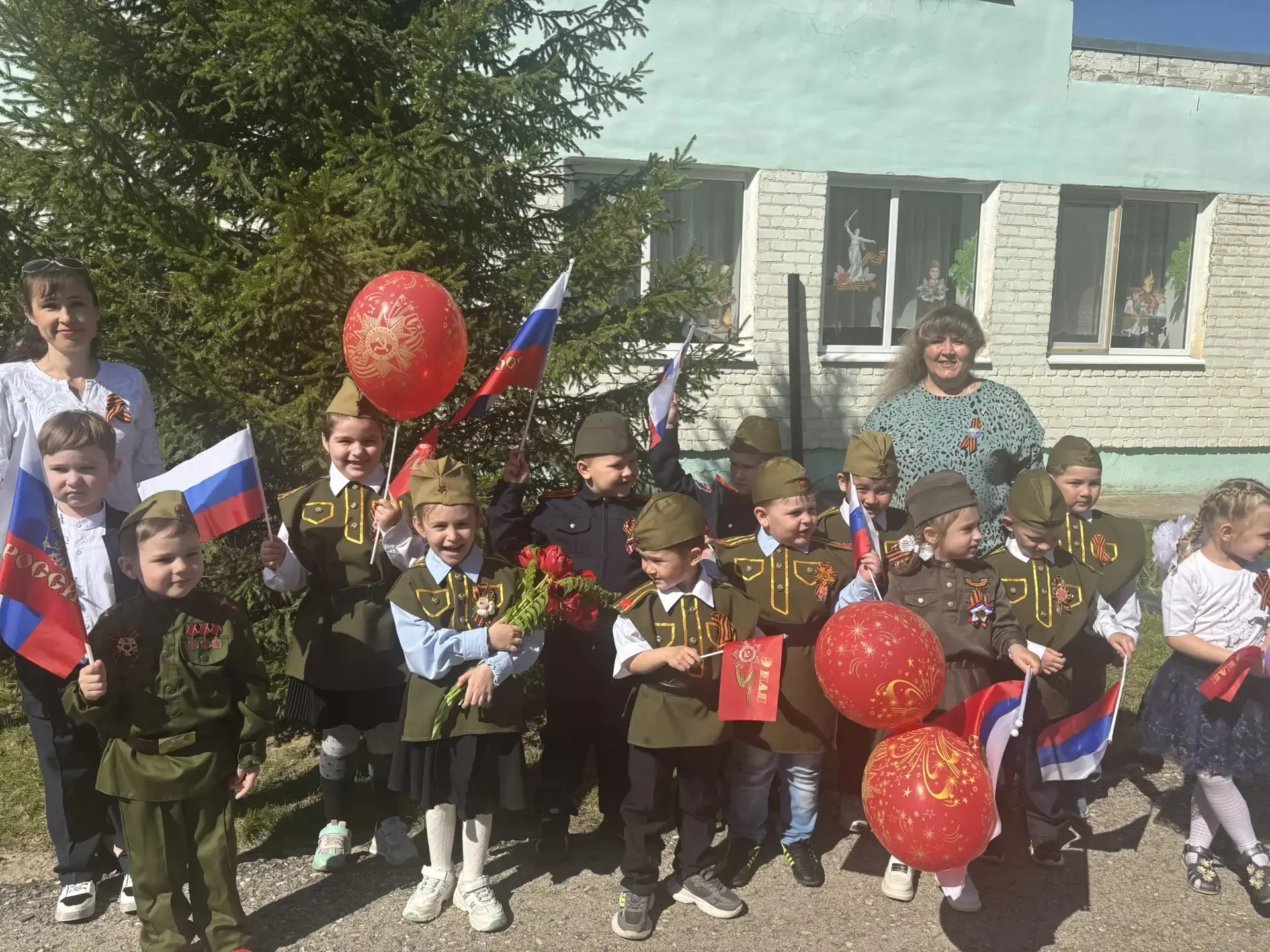 8 мая 2026 года "Детский сад п.Молодежный" принял участие  в акции "Бессмертный полк ".