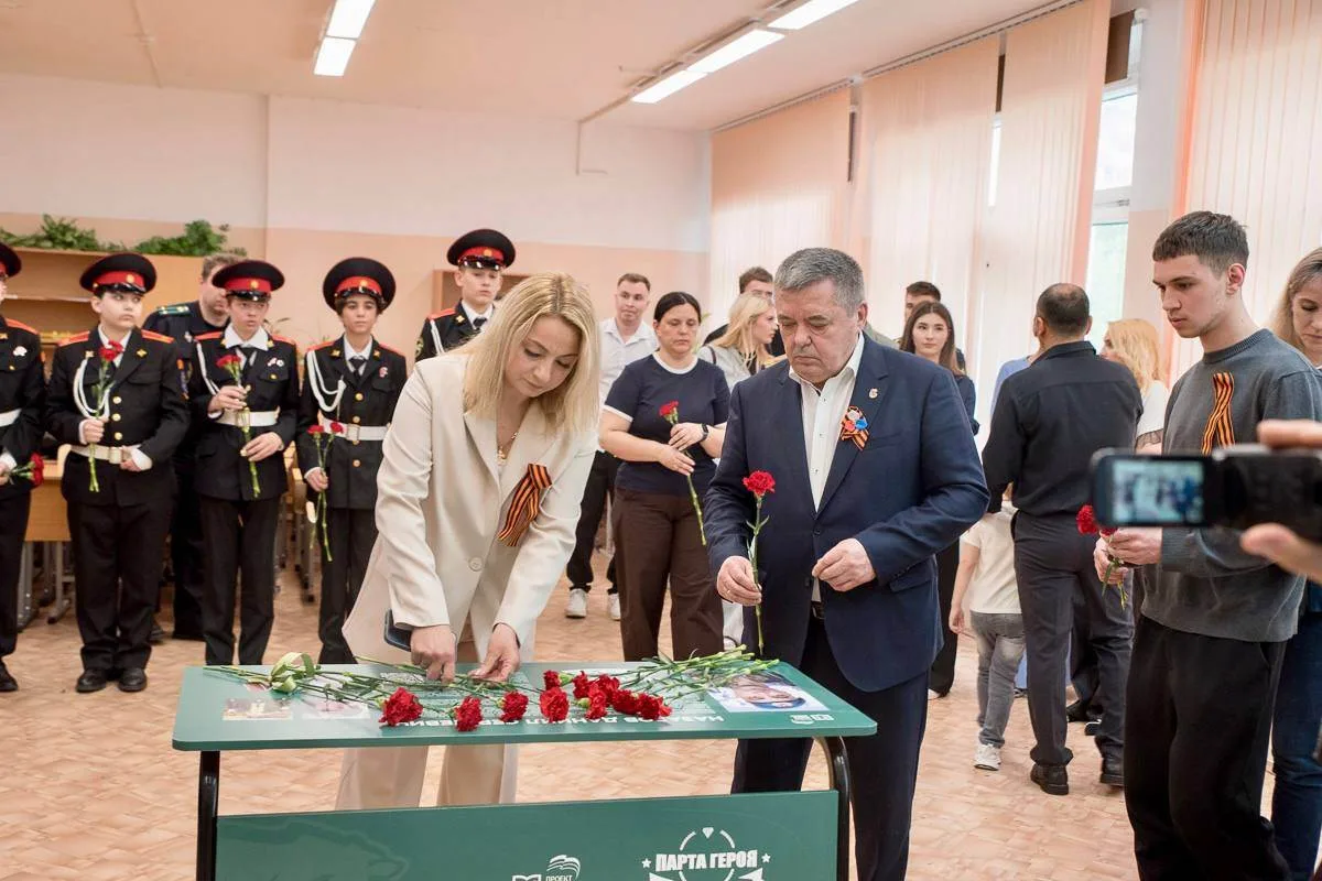 Открыли «Парту Героя» имени Даниила Назарова  8 мая в Школе №1238 состоялось торжественное открытие 