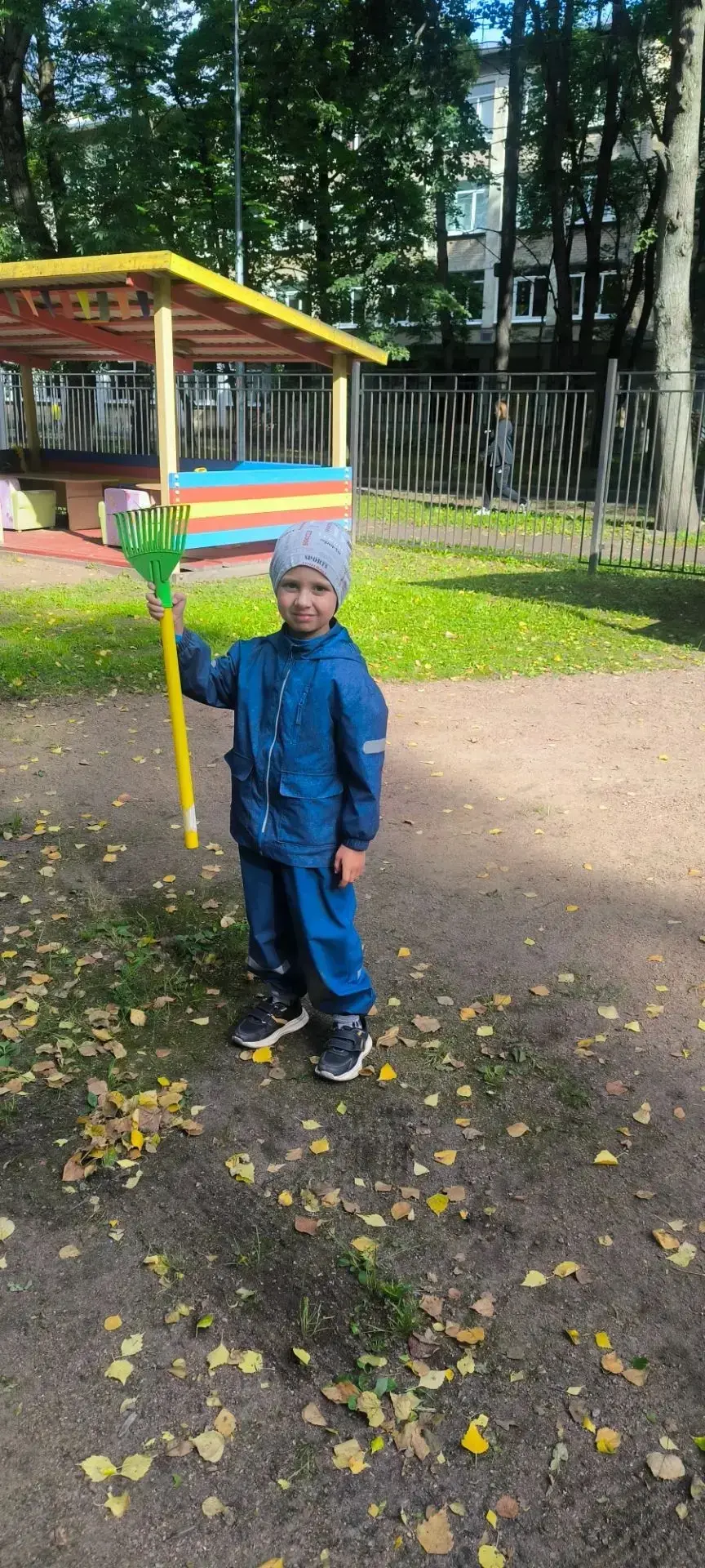 🍂🧹 Осень — пора листопада, когда наши участки превращаются в настоящий золотой ковер....
