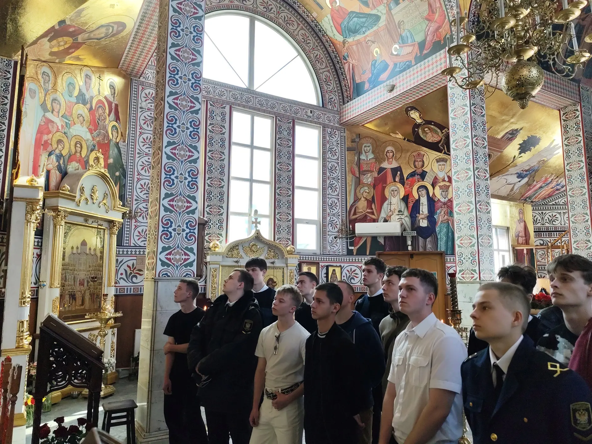 В рамках Пасхальной недели курсанты ХГМА приняли участие в познавательной экскурсии и посетили Храм 