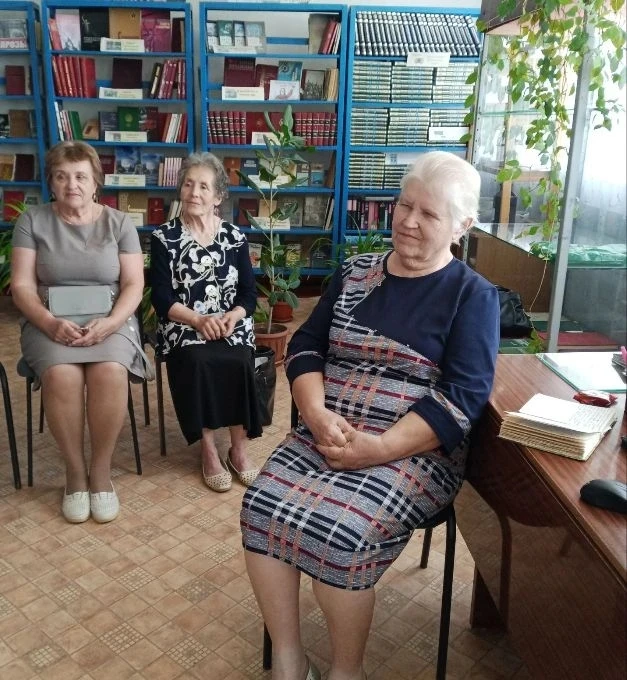 Клуб "Оптимист" провёл очередную встречу, на этот раз посвящённую теме "Поэзии чарующие строки".
Поэ