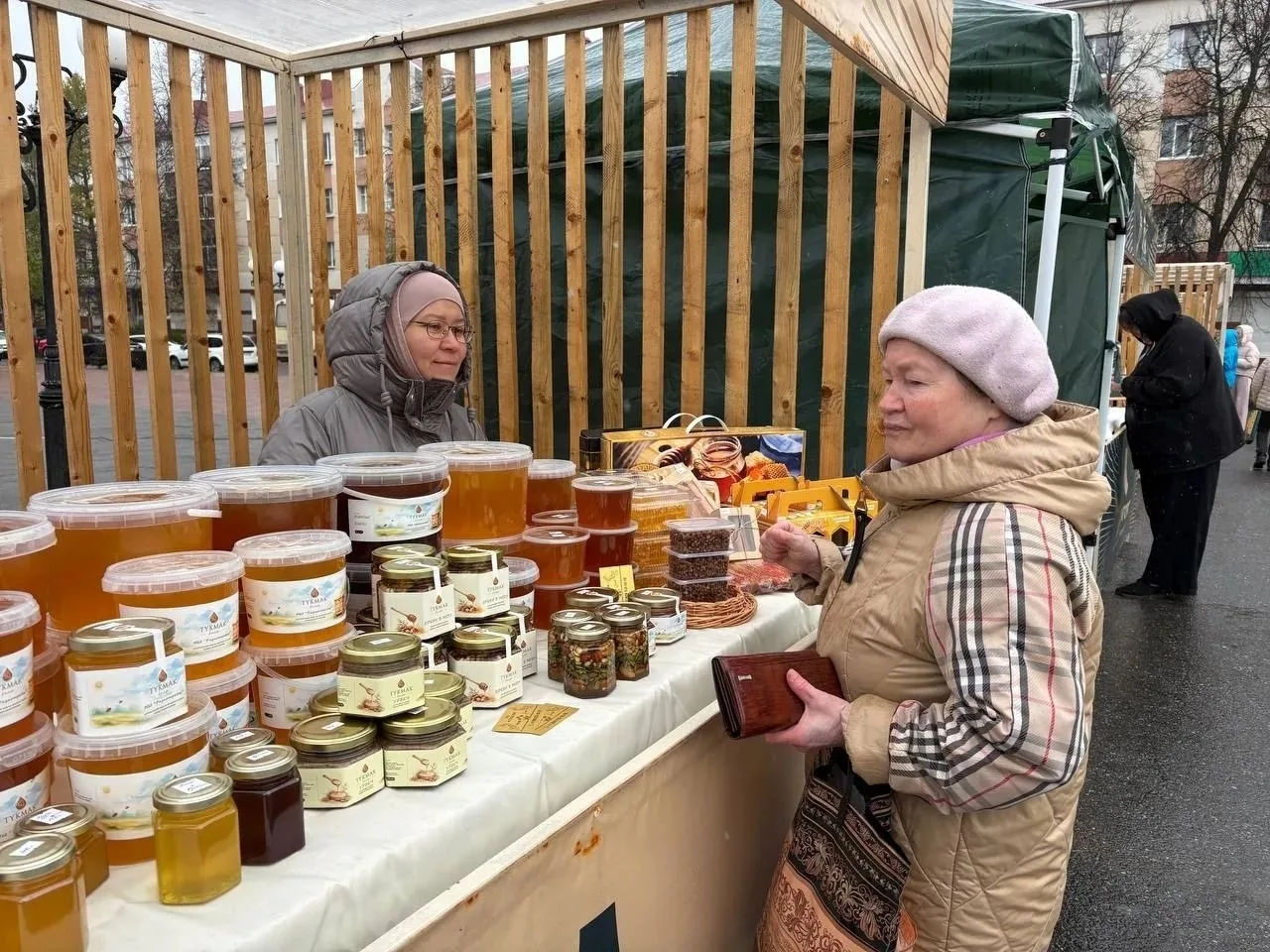 Более 160 тонн продукции приобрели лениногорцы на сельскохозяйственной ярмарке🍅🫜🥒 🥩...