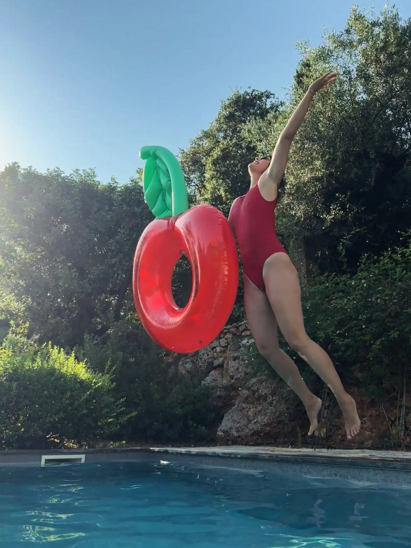 ❤️🏊‍♂️ Желаем вам такого же яркого лета, как у Марии Шараповой