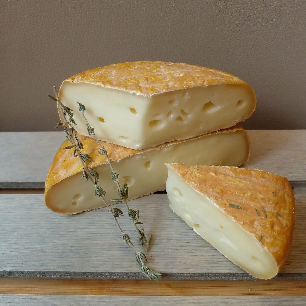 Анонс выходных 🧀📆Заголовок: Свежие головки и пара сюрпризов