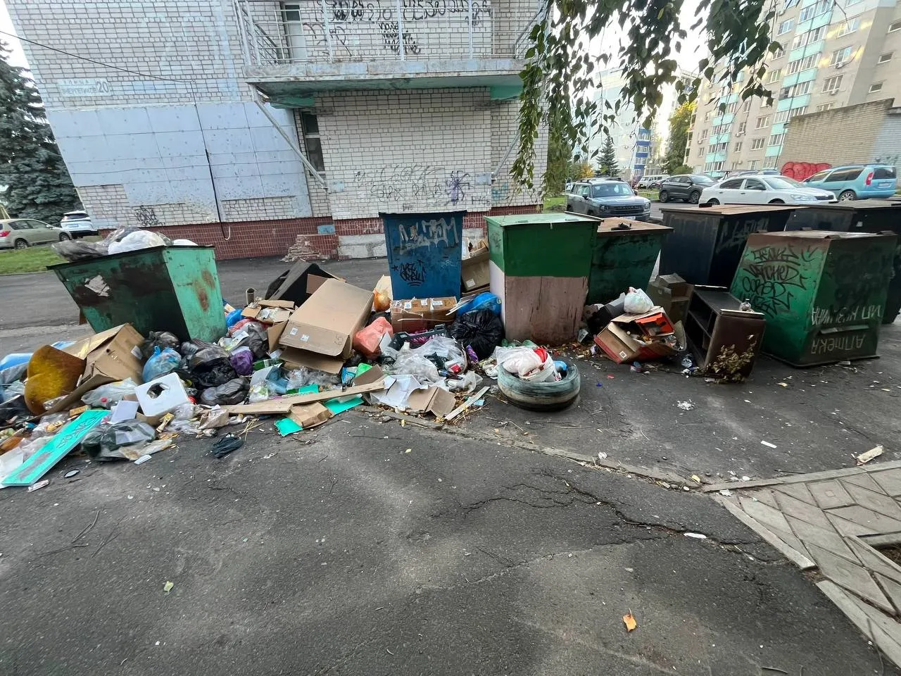 уважаемая администрация города, до какой поры эта свалка будет находиться по адресу эне...