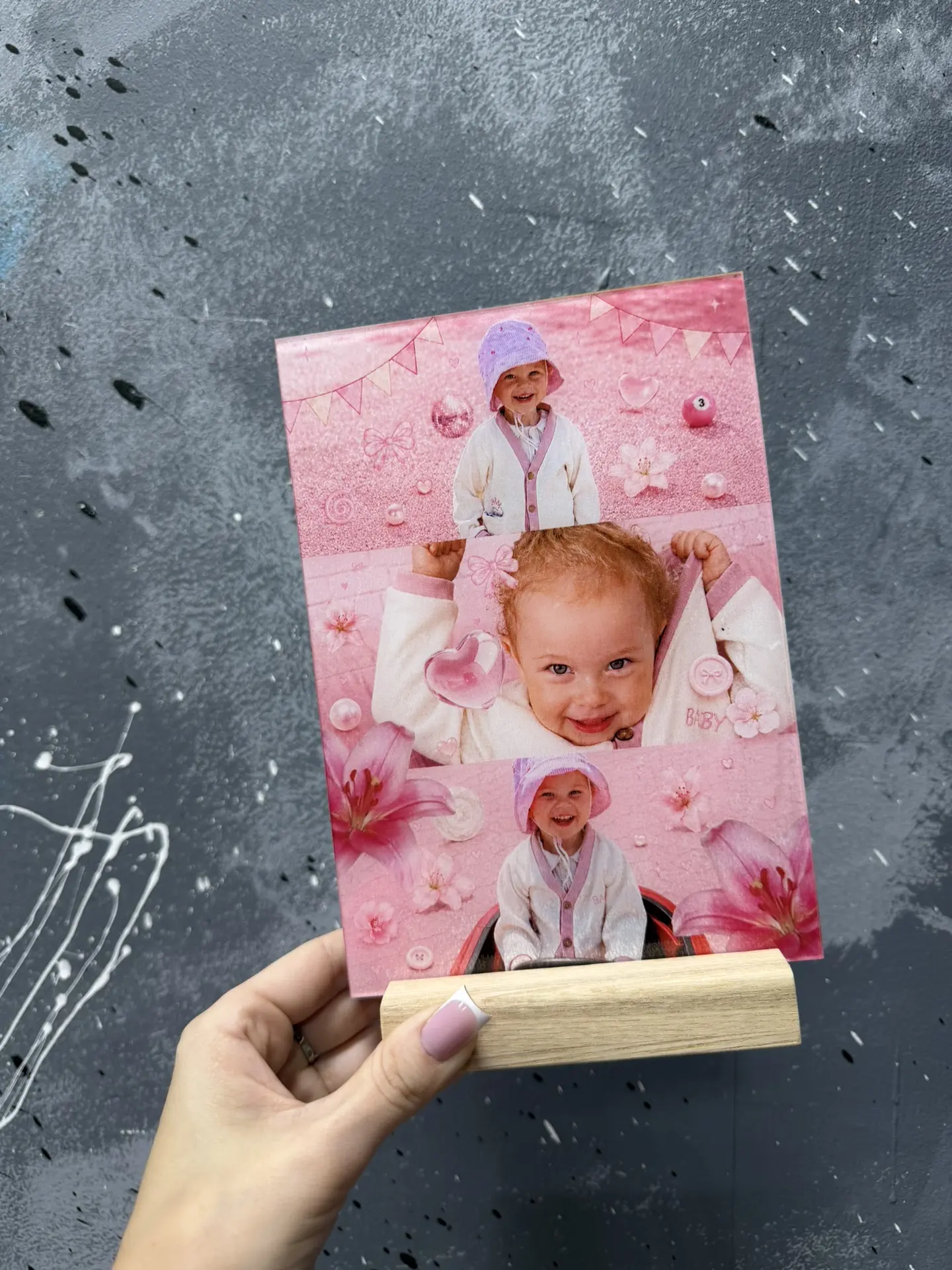 Фото из акрила на подставке