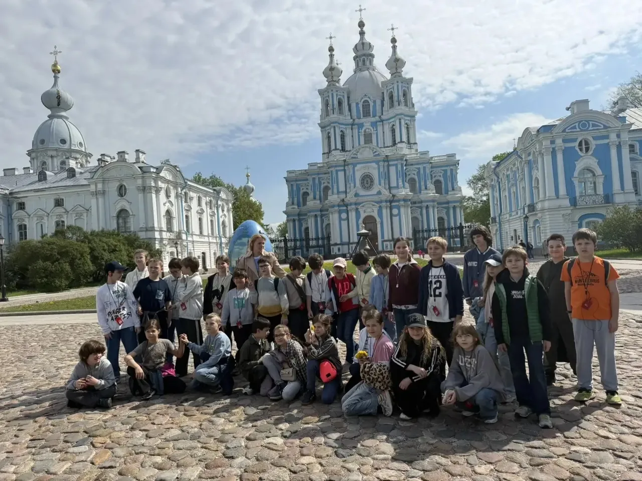 🌆 Ребята из 4 «Б» отметили окончание начальной школы увлекательным путешествием в Санкт-Петербург!  