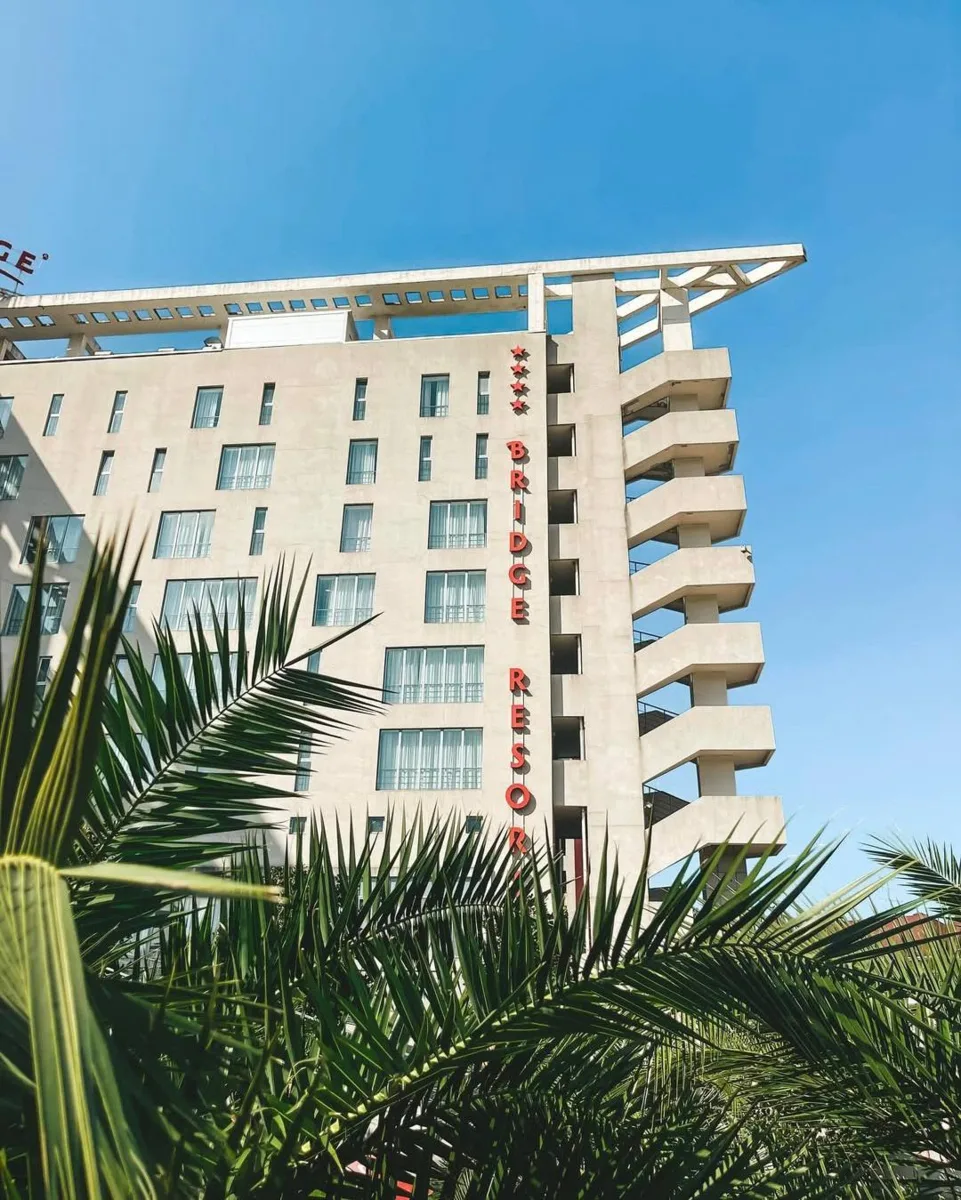 🌊 Комфортный отдых у моря в Сочи

Bridge Resort 4* — современный отель на берегу Чёрного моря в И