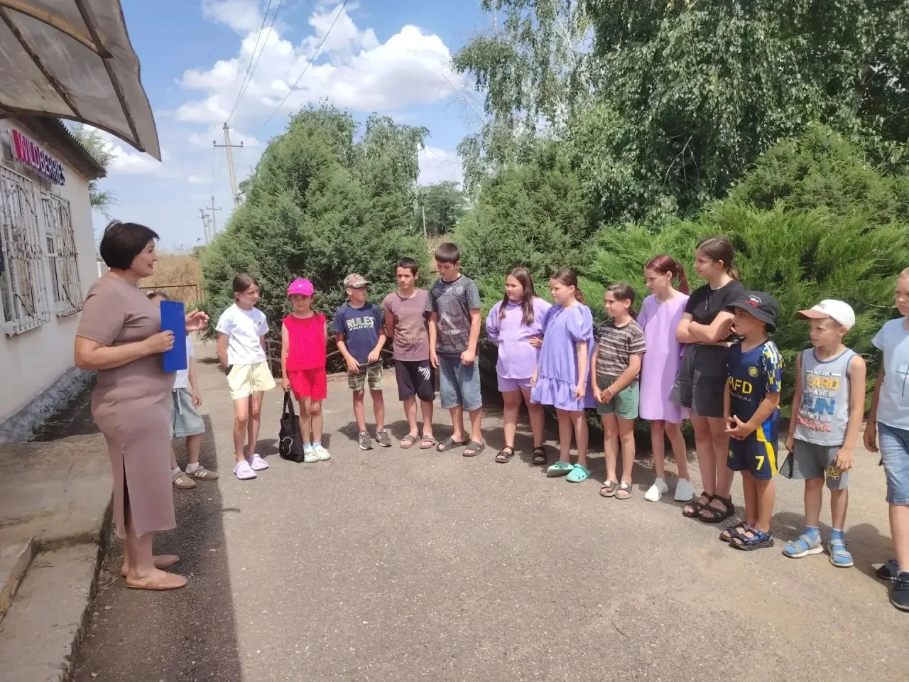 24 августа в Артезианском Доме культуры для ребят прошёл игровой час толерантности «Дру...