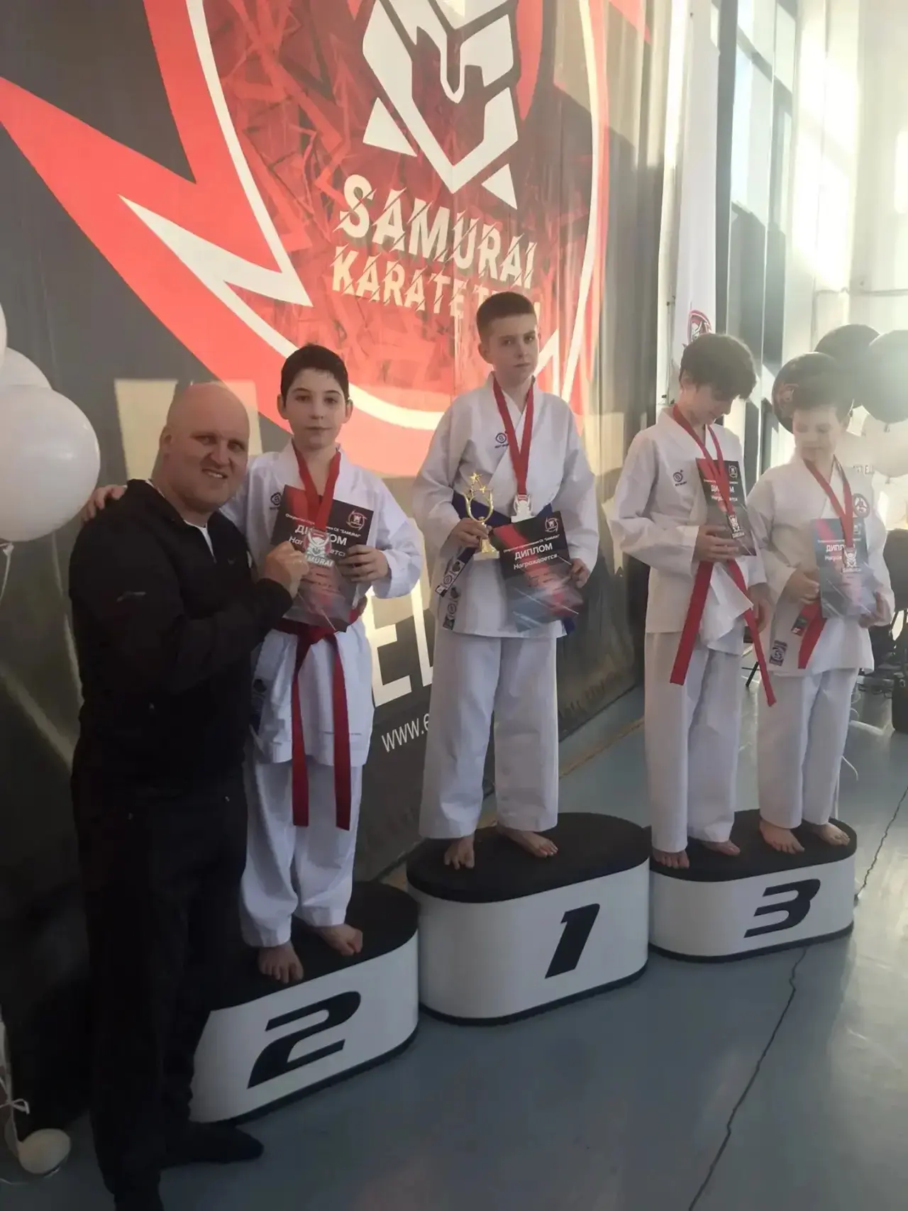 🏆 Поздравляем Дахира Г., ученика 6 «В» класса, с отличными результатами на соревнованиях по каратэ! 