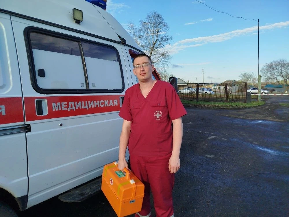 Неклюдов Кирилл Сергеевич работает фельдшером СМП в КГБУЗ Топчихинская ЦРБ. Он только н...