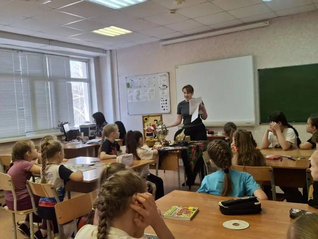 🇷🇺 «Традиции народов России»   2 апреля в нашем лагере состоялся музейный урок на тему «Традиции нар