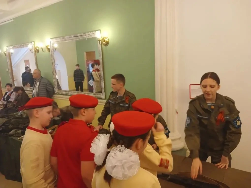 🎗️Сегодня вместе с ребятами побывали на собрании клуба «Ты помнишь, товарищ!» в Химволокно.  Меропри