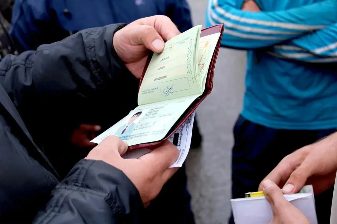 👮‍♀️ В Лисичанске подвели итоги спецоперации «Нелегал-2026»

Сотрудники ОМВД России «Лисичанский» п
