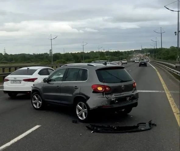 Совершил ДТП и скрылся 🤬

Вечером в четверг около 18:30 произошло ДТП на Берлинском мосту. Водитель