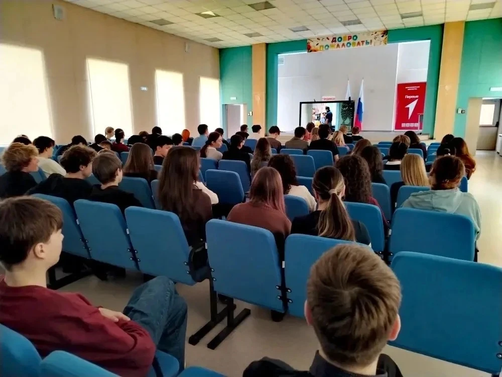 🎞️ Тематические кинопросмотры в рамках Марафона «Наследники Победы»  🎬 В преддверии 81-й годовщины В