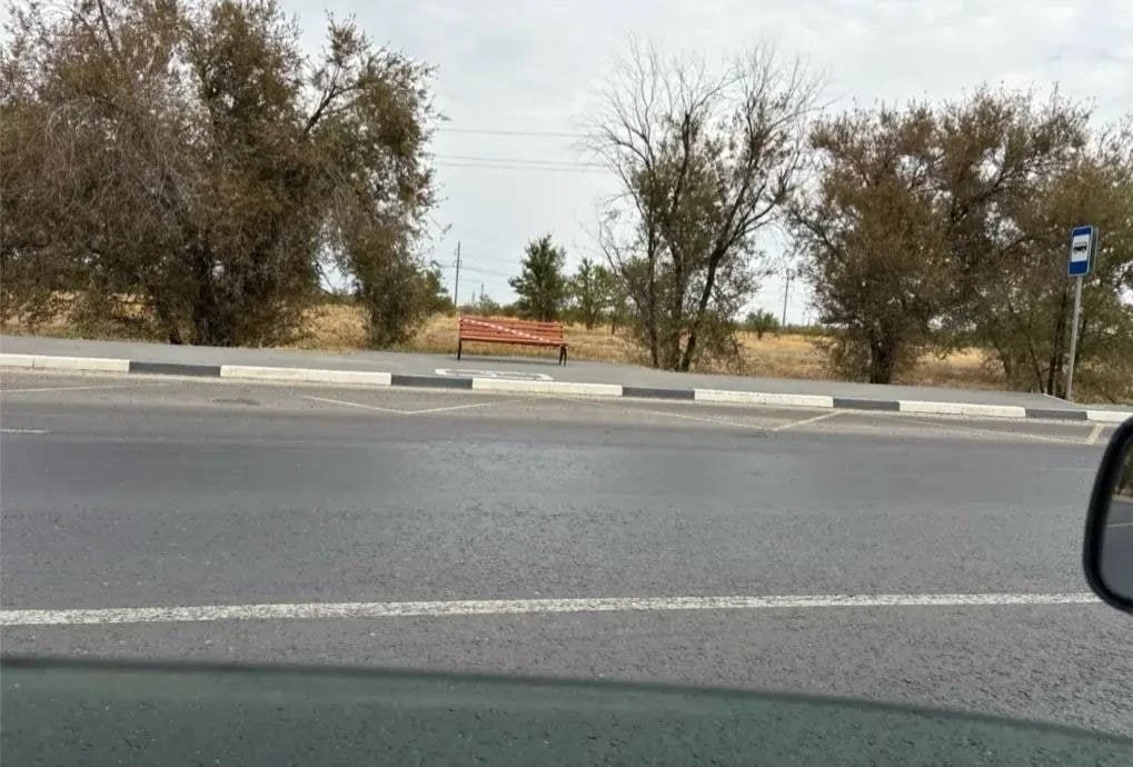 😡Отсутствие остановочных павильонов на ул. Логинова