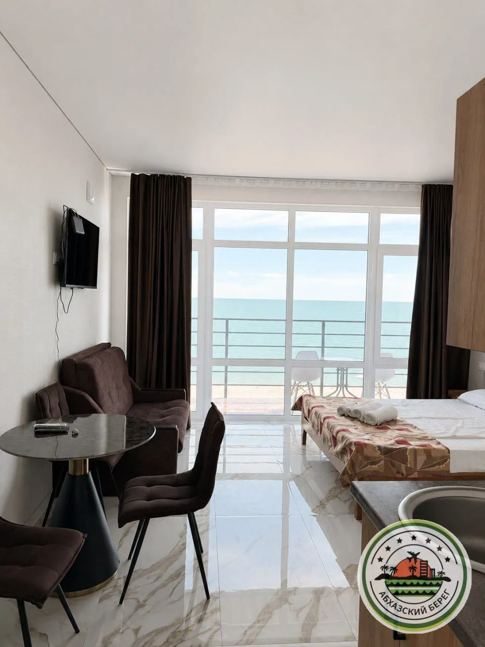 "ДЖАННАТ" отель на берегу с завтраками

📍 Лдзаа, ул. Рыбзаводская, 80
🏖 0 минут до пляжа
👥 размещ