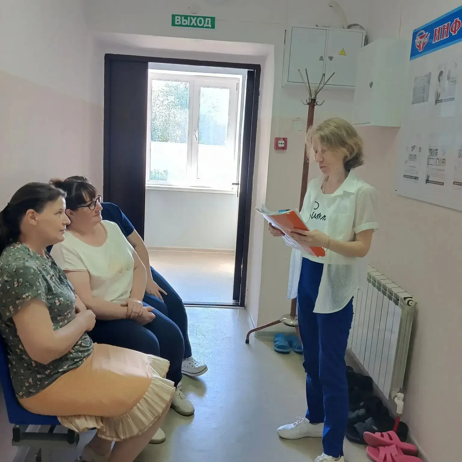 Студенты 241 группы Елабужского медицинского колледжа Ерлагаева Светлана и Широбокова Т...