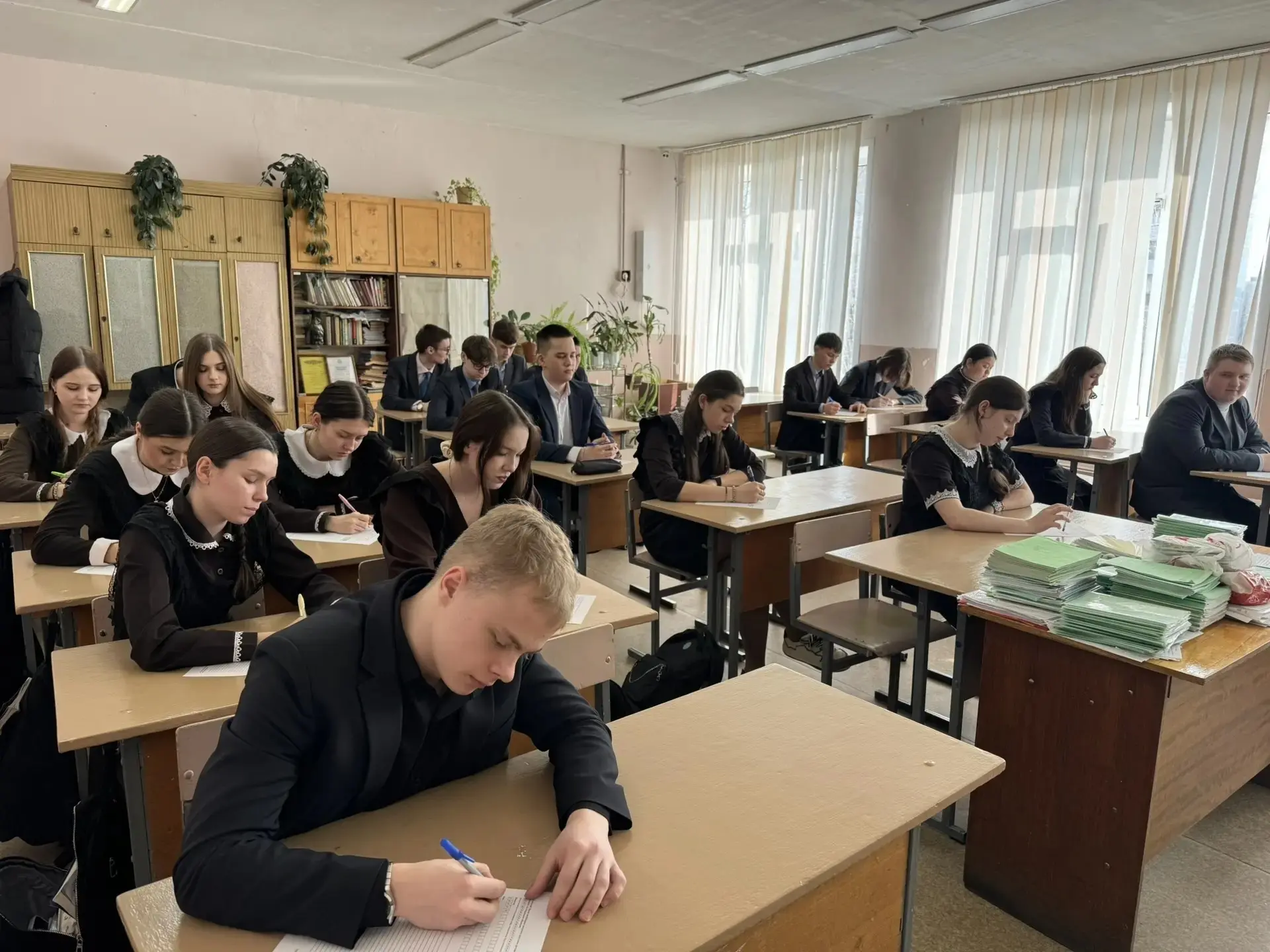 Акция «Россия - семья семей»  ✅18 марта, в день воссоединения Крыма с Россией, по всей стране старто