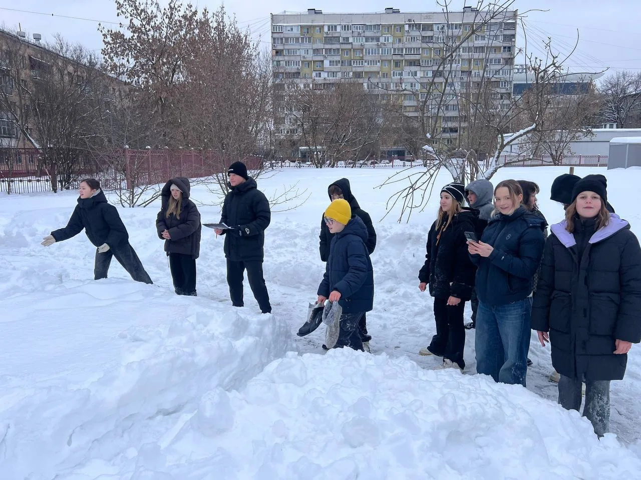 ❄️ Зимние забавы для 5–8 классов  С успехом в нашей школе прошли «Зимние забавы».  Ясные морозные дн