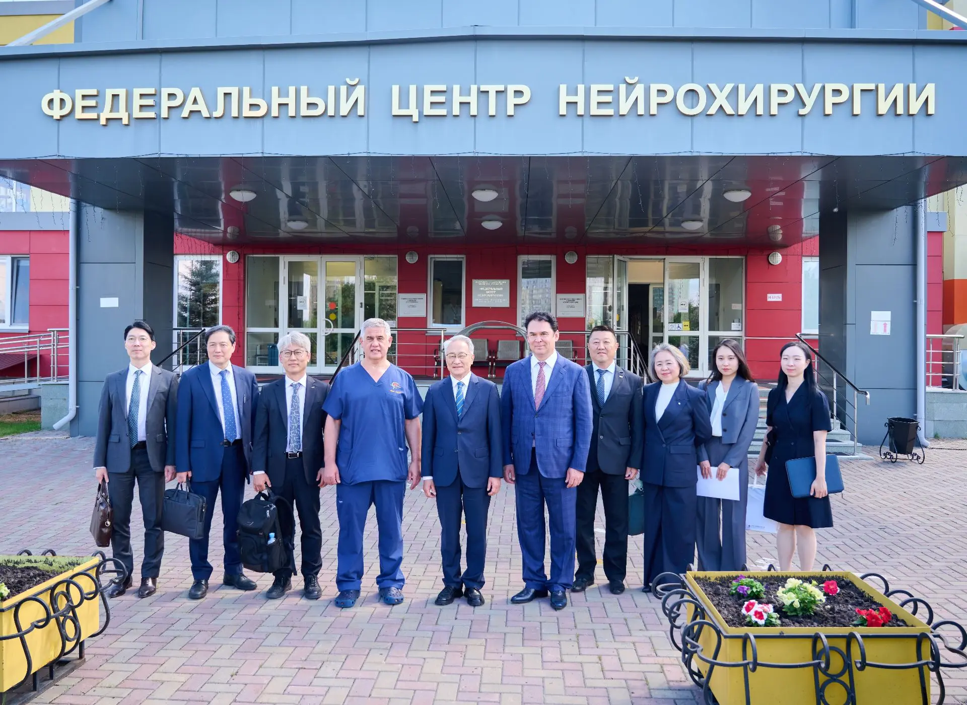 Медицинский альянс: Федеральный центр нейрохирургии Тюмени принял делегацию из Южной Кореи

В рамках