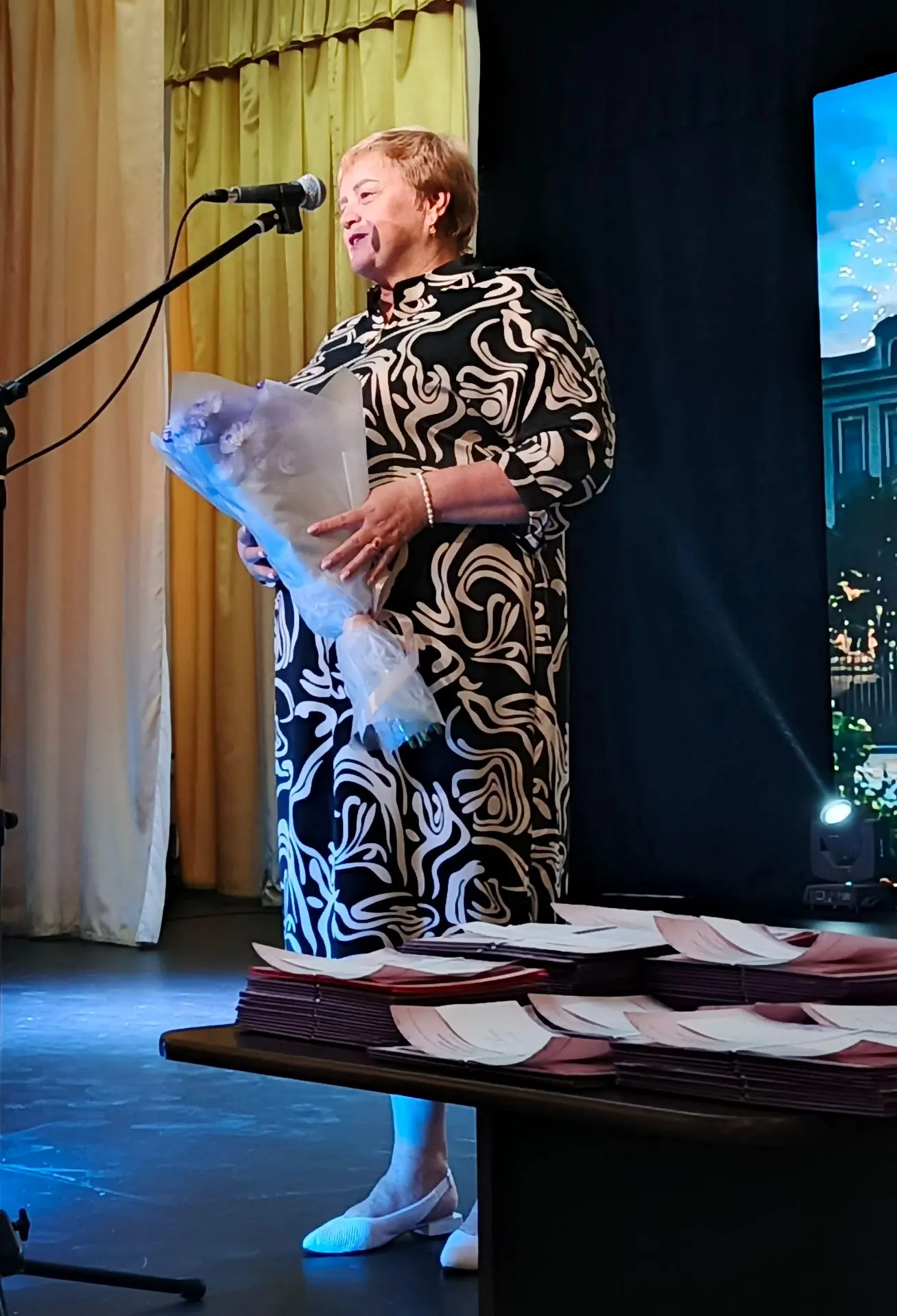 🎓 С напутственным словом к девятиклассникам обратились и. о. заведующего отдела образо...