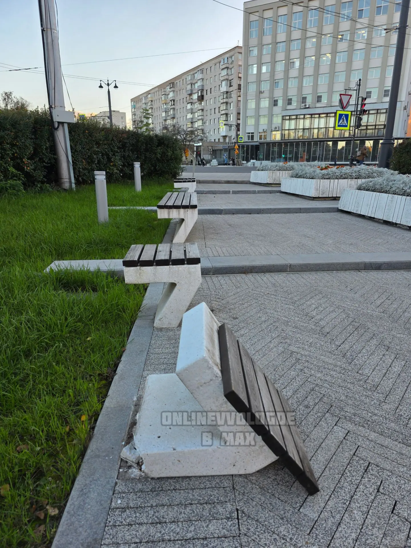 Стульчак у картинной галереи покинул чат.