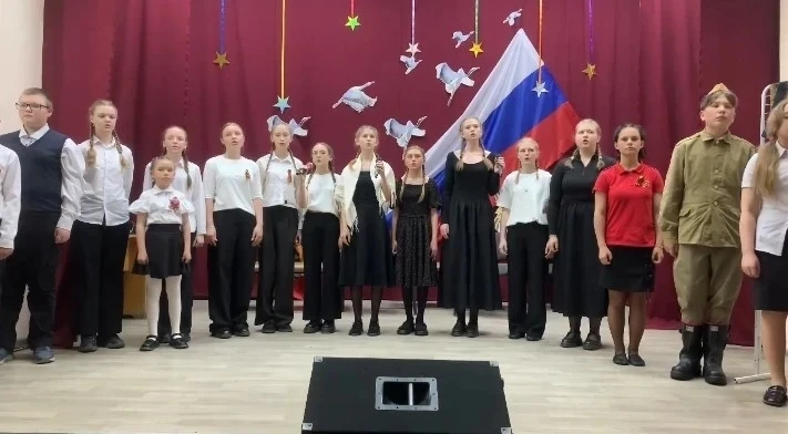 Обучающиеся объединения «Ля-ля-фа» (руководитель Логинова Т.А )  в сельском доме культу...