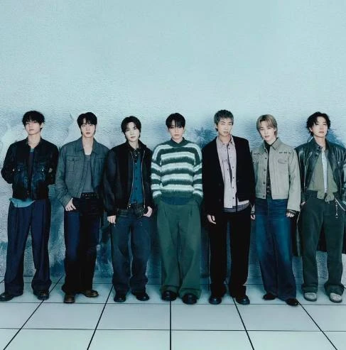 📮 #BTS

Maggie Kang, режиссёр «Kpop Demon Hunters», выразила свою поддержку решению BTS не подавать