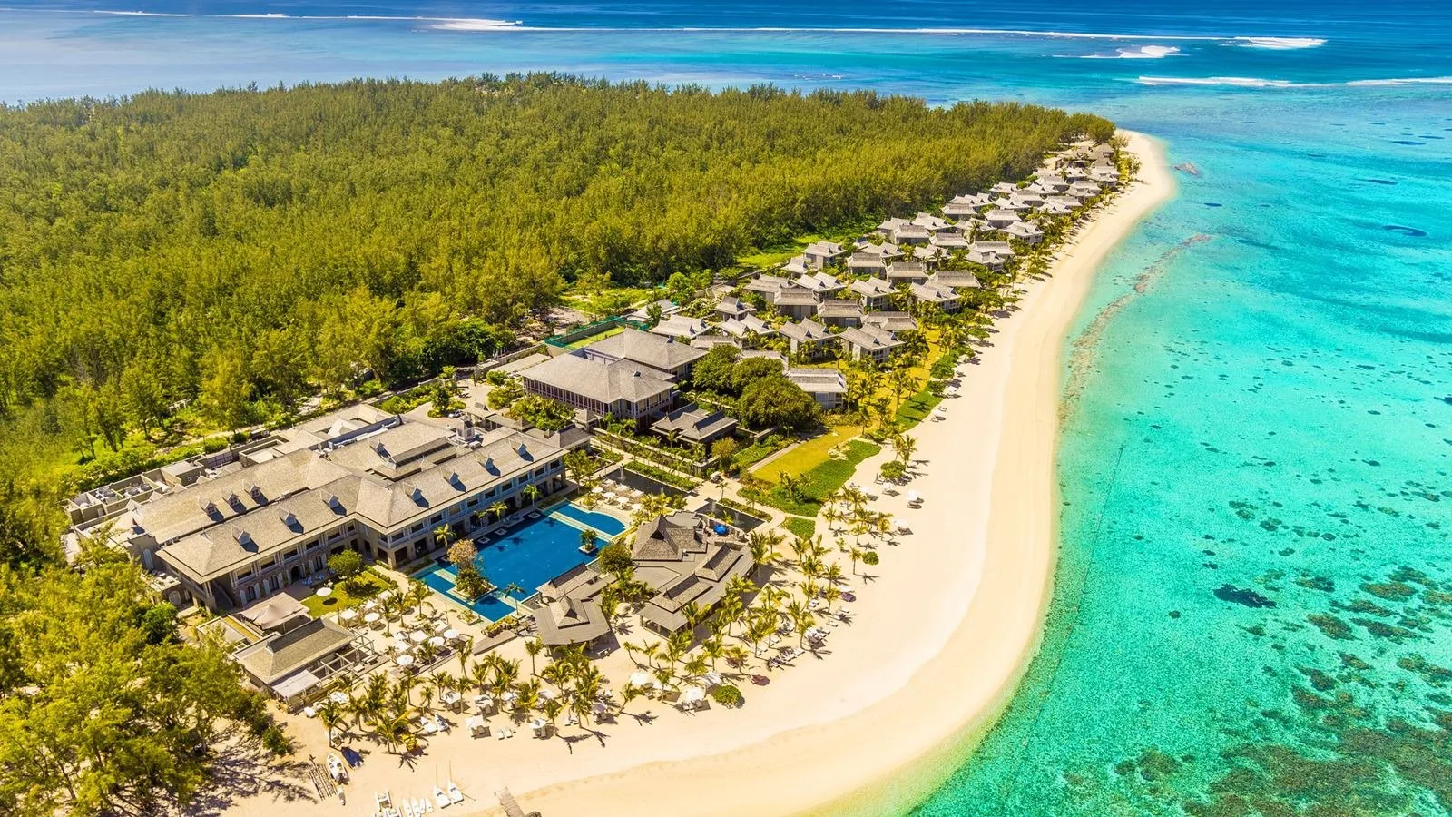 📌THE ST. REGIS LE MORNE RESORT MAURITIUS
(Маврикий, Юго-западное побережье)

До аэропорта - 57 км

